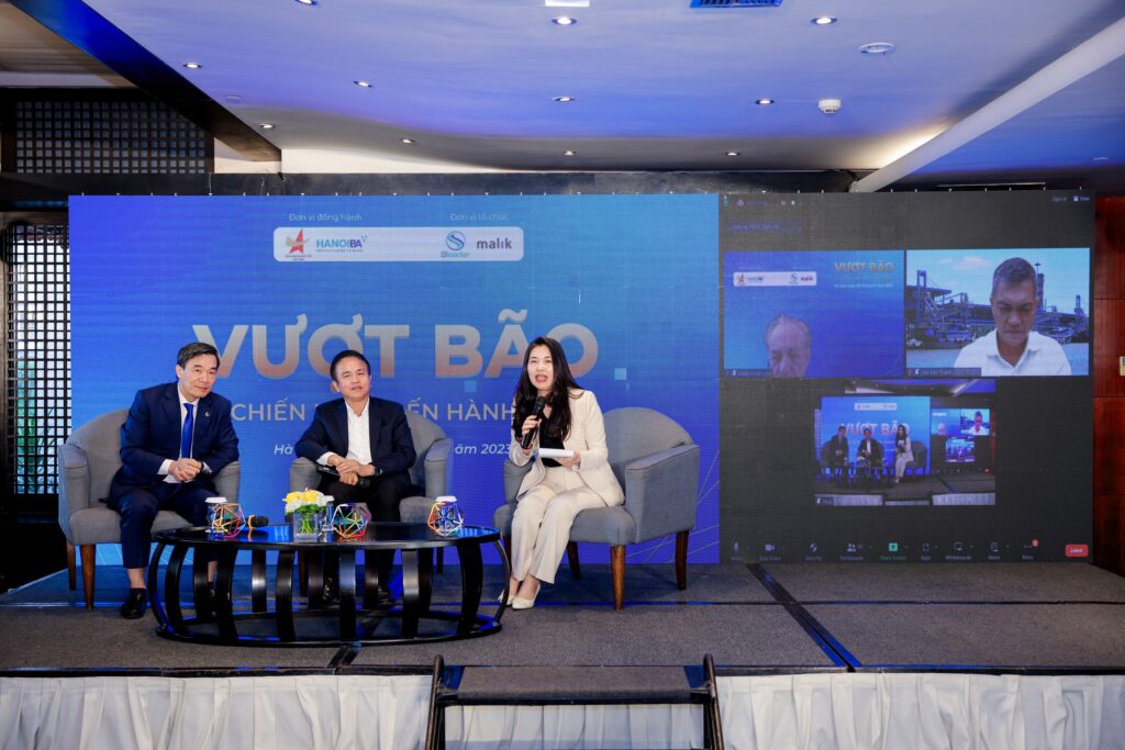 Hội thảo: "Vượt bão: Từ chiến lược đến hành động"